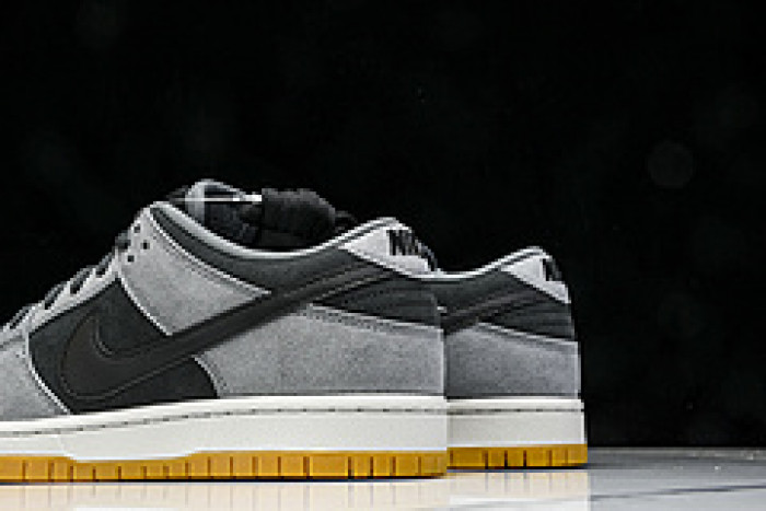 Nike SB Dunk Low HF3063-001