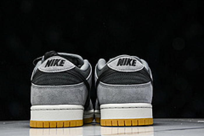 Nike SB Dunk Low HF3063-001