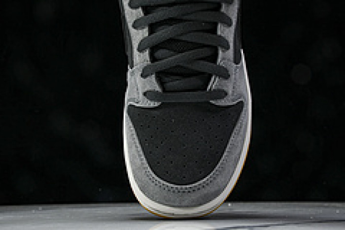 Nike SB Dunk Low HF3063-001