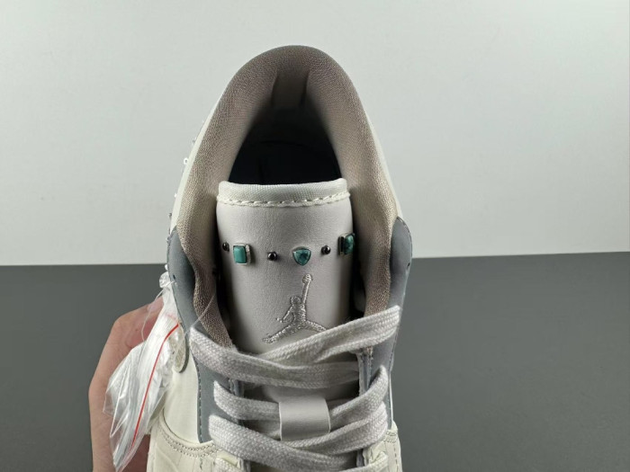 Air Jordan 1 Low IH7323-101