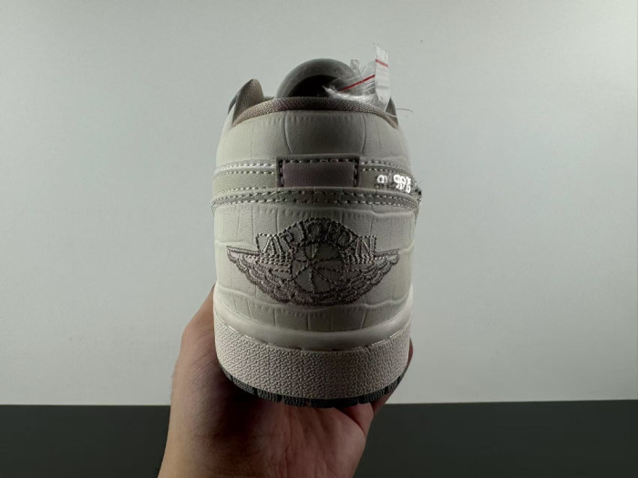 Air Jordan 1 Low IH7323-101