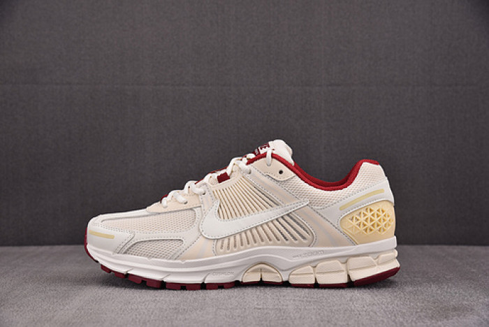 NK Zoom Vomero 5 Valentine