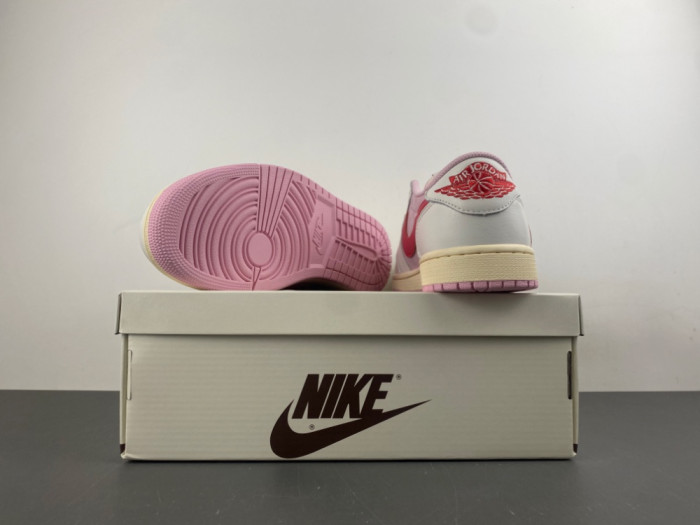 Travis Scott × AJ1 Low "Shy Pink" IQ7604-101