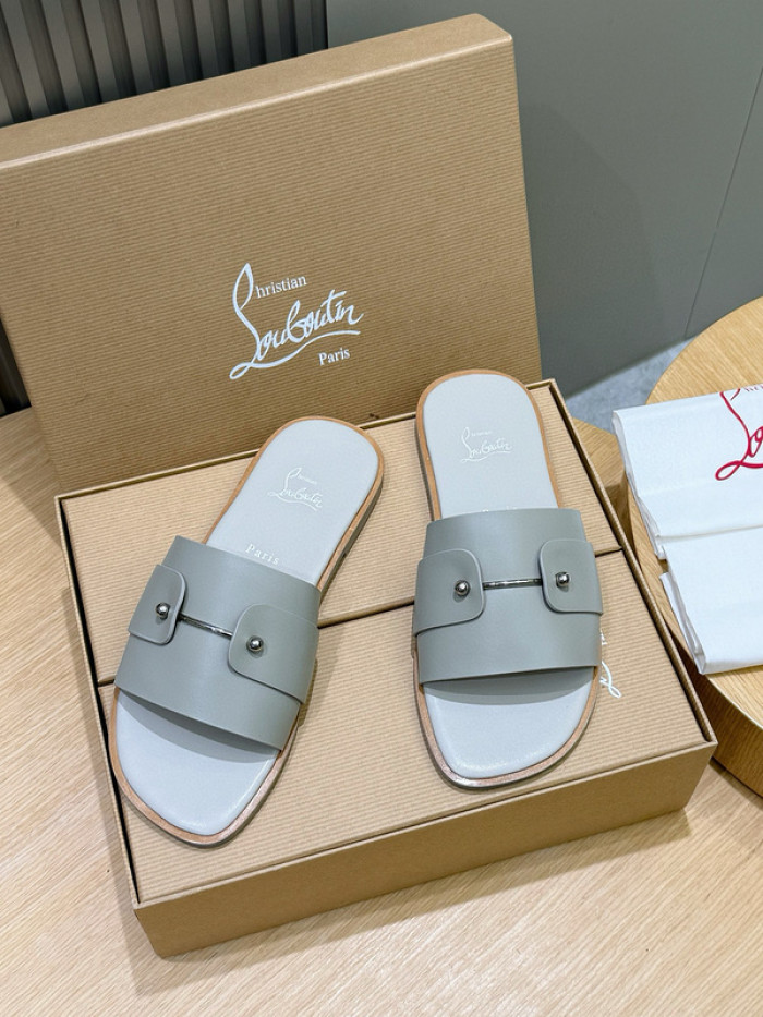 CL SLIPPERS