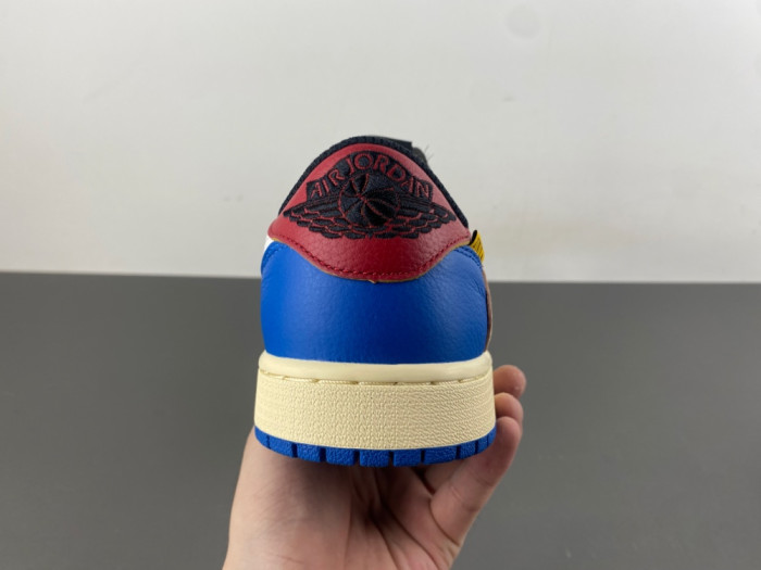 Travis Scott x Air Jordan 1 Low DM7866-111