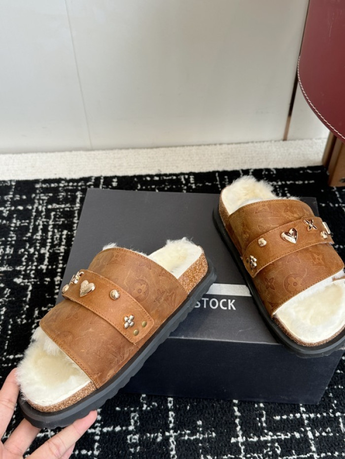 L&VT SLIPPERS
