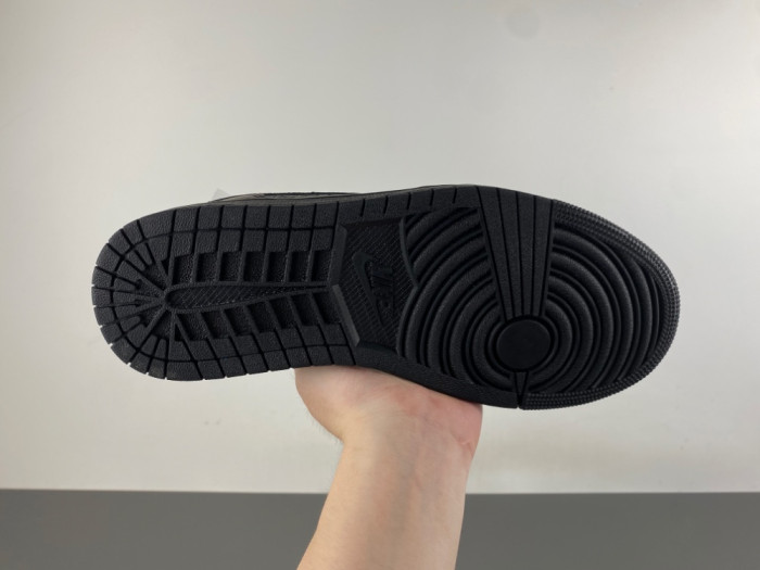 Air Jordan 1 Low “Elephant” SE IM6568-010