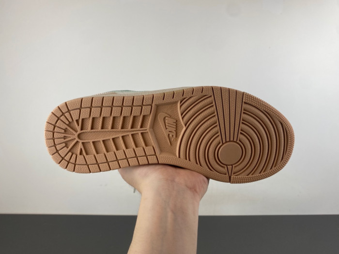 Air Jordan 1 Low DC0774-130