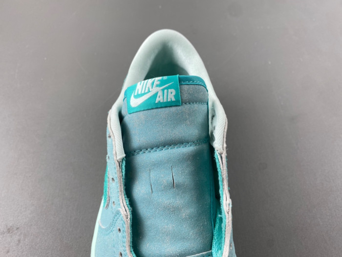 Air Jordan 1 Low OG “Washed Teal” WMNS HQ8111-300