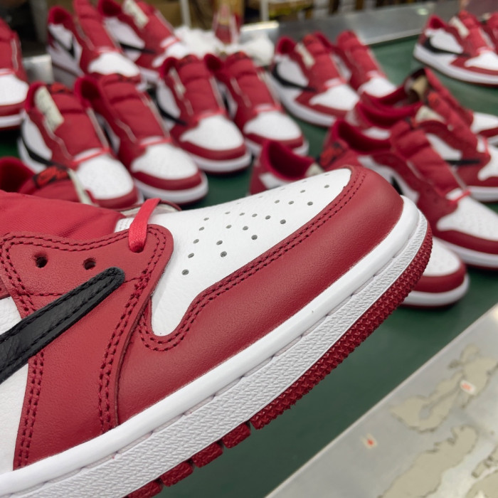 Travis Scott x Air Jordan 1 Low DM7866-101