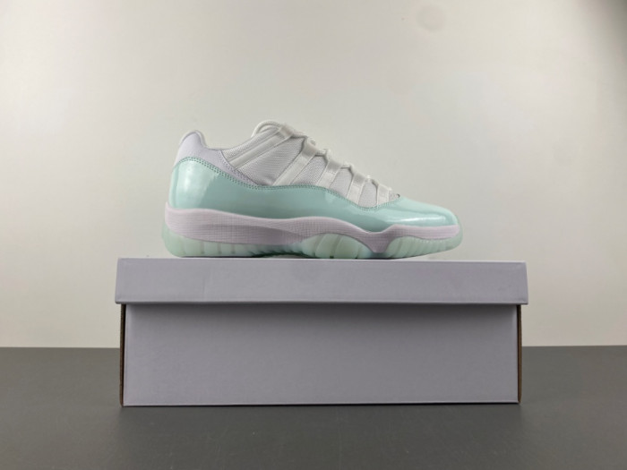 Air Jordan 11 Low “Igloo” AH7860-103