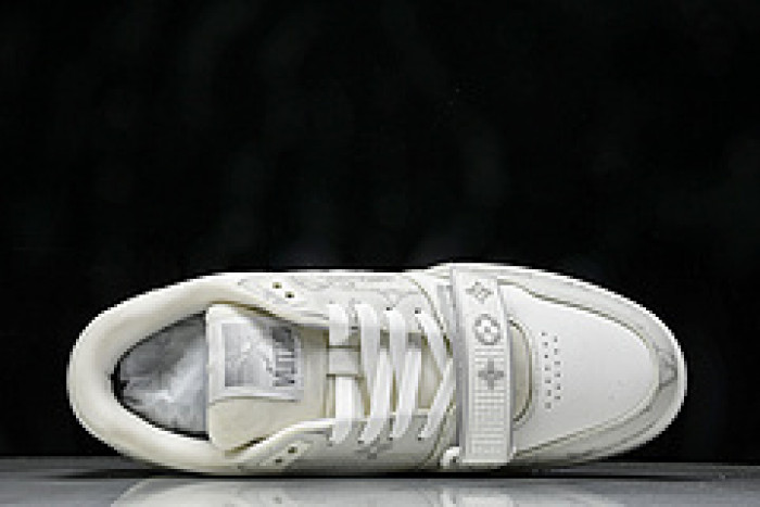 L&V SNEAKERS