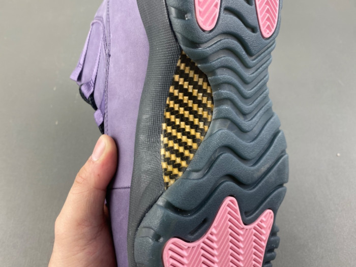 Air Jordan 11 “Las Vegas” IO8961-553