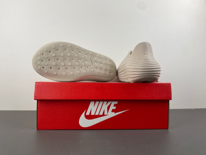 Nike ReactX Rejuven8 HV5060-100